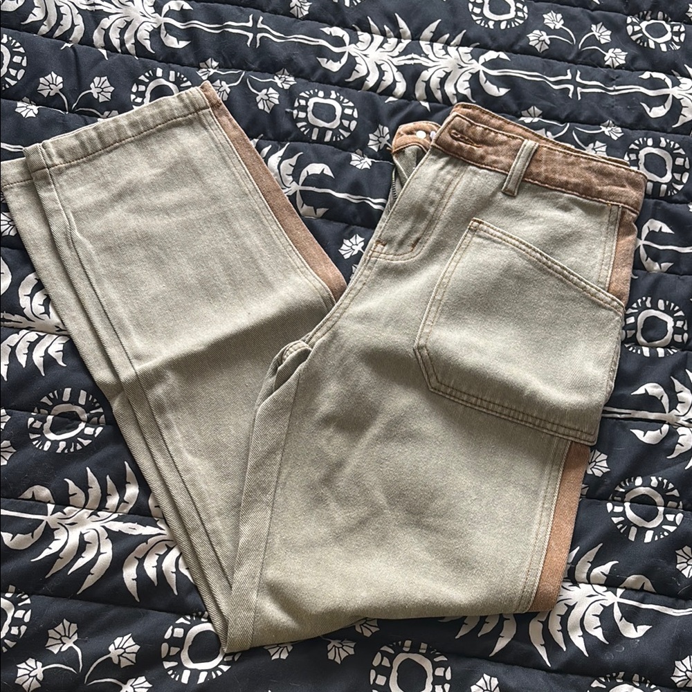 Stylish Two-Tone Cropped Pants